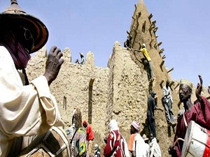 UNESCO, Timbuktu'da yıkılan mozoleleri onaracak