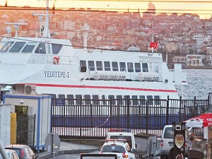 Deniz otobüsüne çarpan gemi kılavuz kaptan almamış