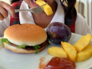 Ögrencileri Fast Food'tan kurtaracak proje