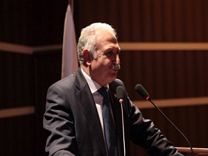 Çöpe giden ekmeğin parasıyla 80 hastane 500 okul yapılır