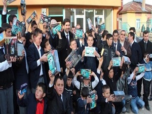 Camiye gelene tablet bilgisayar