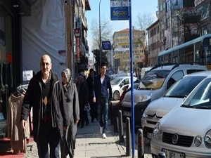 İstanbulluların dar kaldırımla imtihanı