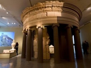 İsrail Filistin'den çaldıklarını bir de sergiliyor