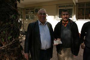 Kaybettiği umre parası bulununca sevince boğuldu