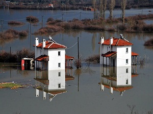 Sarıçay Deresi taştı, tarım arazileri sular altında