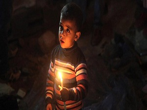 Gazze'deki yangınlara fener çözümü