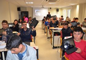 Öğrenciler Tablet Bilgisayarla Tanıştı