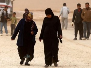 Suriyelilerden Ürdün'e endişeli kaçış