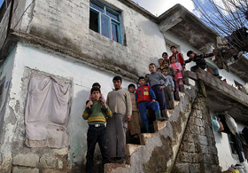 3 Odalı Evde 45 Kişiyle Yaşam Mücadelesi