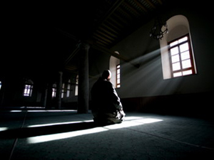 Kim kılmadığı namazı hatırlarsa...