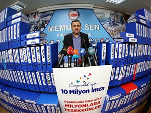 Kamuda başörtüsü için 12 milyon imza toplandı