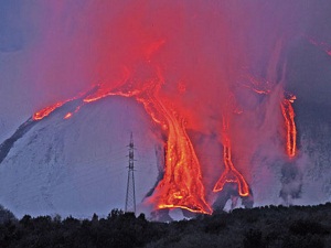 Bu da Etna’nın Eyfel Kulesi