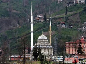 Rize'de ilginç cami