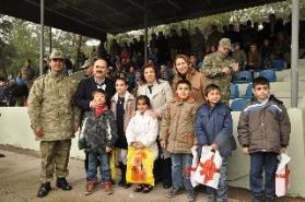 Siirt’te Mehmetçik, Sevgi Köprüsü kurdu