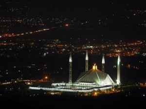 Pakistan karanlığa gömüldü