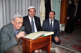 83 yaşında Kur'an öğreniyor