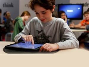 Tablet Bilgisayarlar Sadece Birkaç Okula Verilecek!