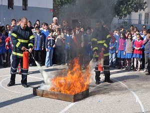 Öğrenciler yangın tatbikatı yaptı