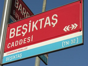 Cadde ve sokak tabelalarına estetik dokunuş