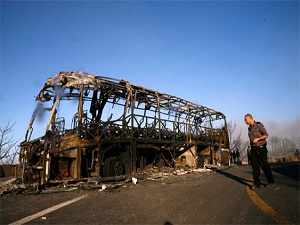 İsrail’in ayrımcı otobüsleri kundaklandı