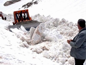 Altı ayda bir kez açılabilen yol