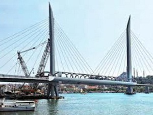 Tartışmalı Haliç Köprüsü tamamlandı