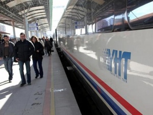 YHT vatandaşın vazgeçilmezi oldu