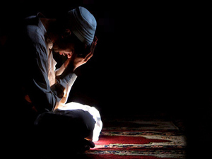 Ashâb ameller içerisinde namazın terkinde küfür görürledi