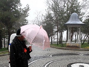 İstanbullulara baharda kar sürprizi