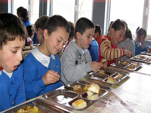 Okul sütünden sonra ev yemeği mi geliyor?