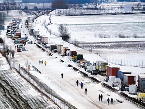 6 bin araçlık kar trafiği