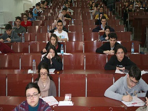 YGS denemesi gerçeğini aratmadı, trafikte uzun kuyruklar oluştu