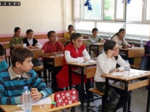 ‘Öğrencilerin geleceği için SBS sırasında sükûnetli davranılmalı’