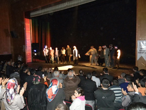 Barla’da Diriliş tiyatrosuna yoğun ilgi