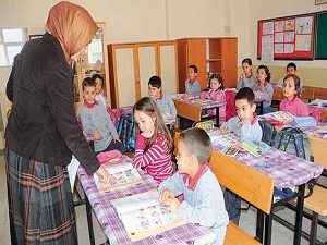 Memurlar serbest kıyafetin yasak olmadığını gösterdi