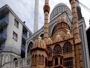 41 bin kibrit çöpünden cami maketi