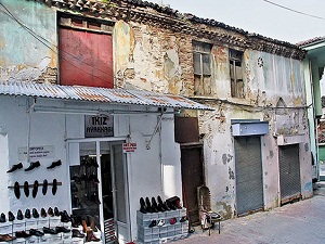 80 yıl ayakkabıcı olarak kullanıldı camiye dönüşmek için gün sayıyor