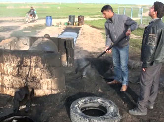 Suriye'de halk kendi petrolünü üretiyor