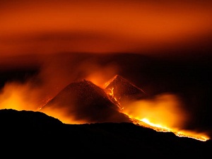 İzlanda'daki Hekla volkanı harekete geçti