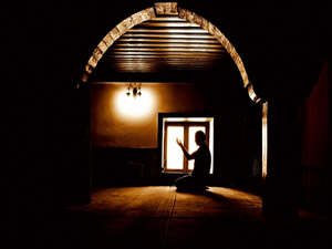 Mescidde uyuklayacak olursanız yer değiştirin