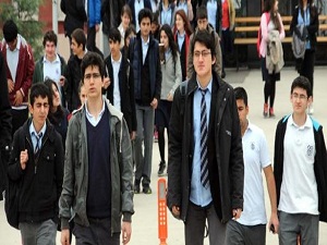 Bir devlet okulu daha üniformaya döndü!