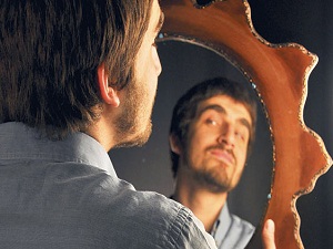 Sürekli aynaya bakmak imaj takıntısı olabilir