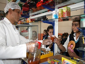 'Okul kantinlerinde ambalajsız gıda satılmayacak