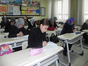 Bu sınavda öğrenciler değil veliler ter döktü