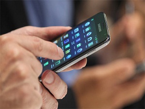 Telefona yüklediğiniz uygulamalara dikkat