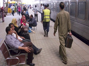 Mısır'da bin 100 tren seferi iptal edildi