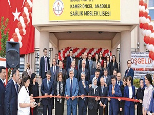 Müfredata uygun ilk sağlık lisesi açıldı