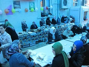Kur’an kursları yararına açılan kermes yoğun ilgi gördü
