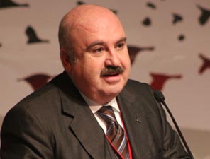 Üniversitede Said Nursi'nin projesini uyguluyoruz