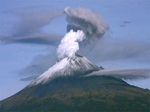 Meksika'da Popocatepetl yanardağı harekete geçti
